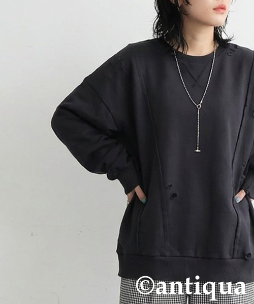 antiqua(アンティカ)の「ダメージ加工 スウェット(スウェット・レディース・オフホワイト/ブラック/スミクロ・ONESIZE)」の7枚目の写真