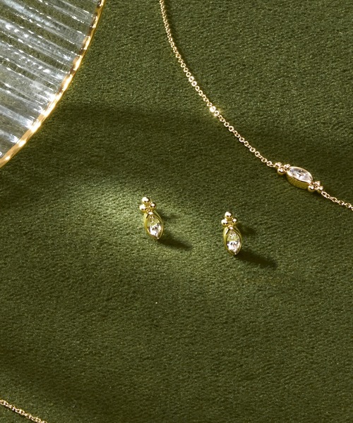 OLIVIA BURTON（オリビアバートン）の「「OLIVIA BURTON/オリビアバートン」クラシック - デインティ  スタッド ピアス（ピアス（両耳用）・レディース・イエローゴールド/ピンクゴールド/シルバー・ONE SIZE）」の3枚目の写真