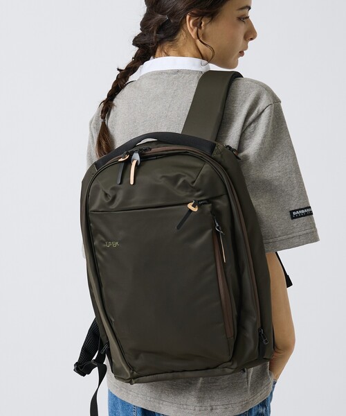 ABAHOUSE(アバハウス)の「【DsBk / ディーエスビーケー】 SOLID BACKPACK /デイリーバックパック /ユニセックス 【WEB限定】(バックパック/リュック・メンズ・グレー/ブラック/カーキ/ネイビー・フリー)」の4枚目の写真
