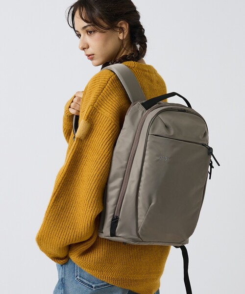 ABAHOUSE(アバハウス)の「【DsBk / ディーエスビーケー】 SOLID BACKPACK /デイリーバックパック /ユニセックス 【WEB限定】(バックパック/リュック・メンズ・グレー/ブラック/カーキ/ネイビー・フリー)」の8枚目の写真