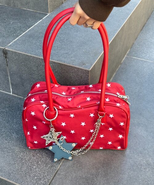 CIAOPANIC TYPY(チャオパニックティピー)の「【UNISEX】星チャーム付きアソート柄ボストンBAG(トートバッグ・レディース・ブラック/ブルー/レッド・ONE SIZE)」の3枚目の写真