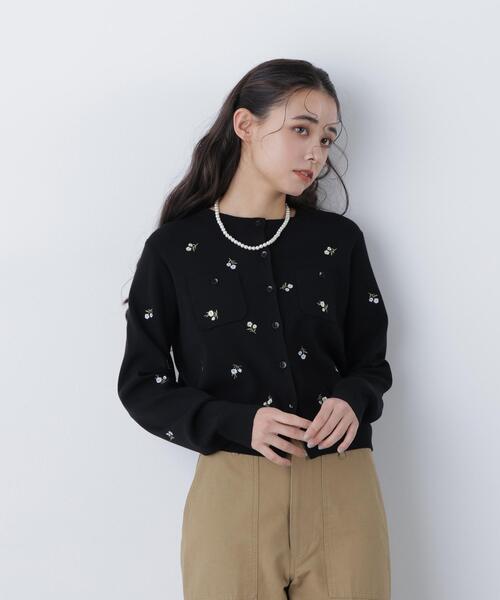 N.(N. Natural Beauty Basic)(エヌエヌナチュラルビューティーベーシック)の「フラワー刺繍ポケットカーデ(カーディガン/ボレロ・レディース・ホワイト系その他/ブラック系その他・フリ-)」の5枚目の写真