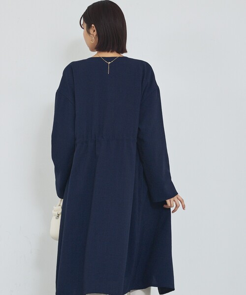 abahouse mavie（アバハウスマヴィ）の「【春アウター】ノーカラーコート/通勤/きれいめ/ロング/セミオケ/春服（ノーカラーコート・レディース・グレイッシュベージュ/ネイビー・フリー）」の15枚目の写真