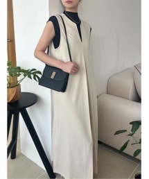 キーネックフロントタックロングワンピース