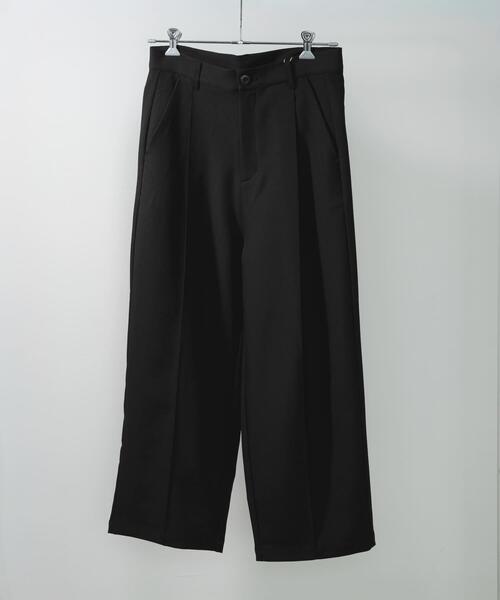 SENSE OF PLACE by URBAN RESEARCH（センスオブプレイスバイアーバンリサーチ）の「『撥水/防花粉』SKIN Proofタックワイドパンツ（その他パンツ・メンズ・ブラウン/ブラック/ブルー・LARGE/MEDIUM）」の2枚目の写真