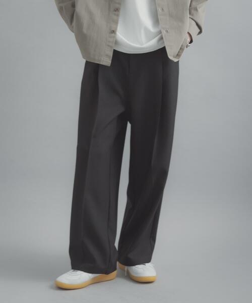 SENSE OF PLACE by URBAN RESEARCH（センスオブプレイスバイアーバンリサーチ）の「『撥水/防花粉』SKIN Proofタックワイドパンツ（その他パンツ・メンズ・ブラウン/ブラック/ブルー・LARGE/MEDIUM）」の4枚目の写真