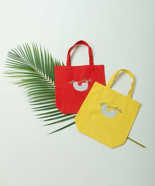 PAR ICI（パーリッシィ）の「むろいなつみ×ぱーりっしぃ ナマケモノトートバッグ（トートバッグ・レディース・レッド/イエロー・FREE）」の2枚目の写真