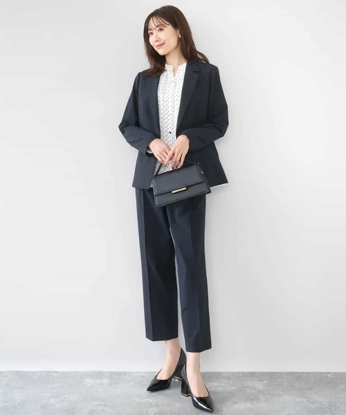 MK MICHEL KLEIN（エムケーミッシェルクラン）の「[イージーケア/洗える]ドライタッチストレッチ テーパードパンツ（スラックス・レディース・ネイビー/グレイッシュベージュ・38/40）」の11枚目の写真