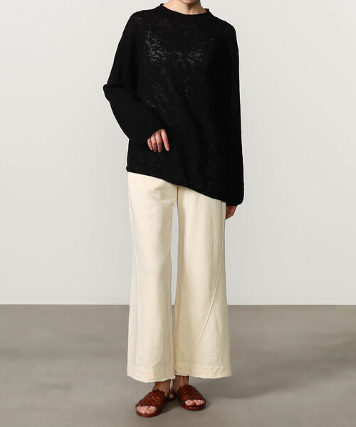 UNFIL（アンフィル）の「UNFIL | コットンシルク スラブヤーン ボトルネックプルオーバー WOMEN（ニット/セーター・レディース・オフホワイト/ブラック・1）」の11枚目の写真