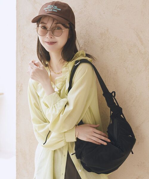 earth music&ecology（アースミュージックアンドエコロジー）の「ドロストリボンショルダーバッグ（ショルダーバッグ・レディース・ベージュ/ブラック・FREE）」の5枚目の写真