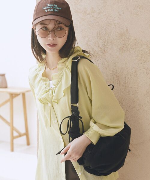 earth music&ecology（アースミュージックアンドエコロジー）の「ドロストリボンショルダーバッグ（ショルダーバッグ・レディース・ベージュ/ブラック・FREE）」の6枚目の写真