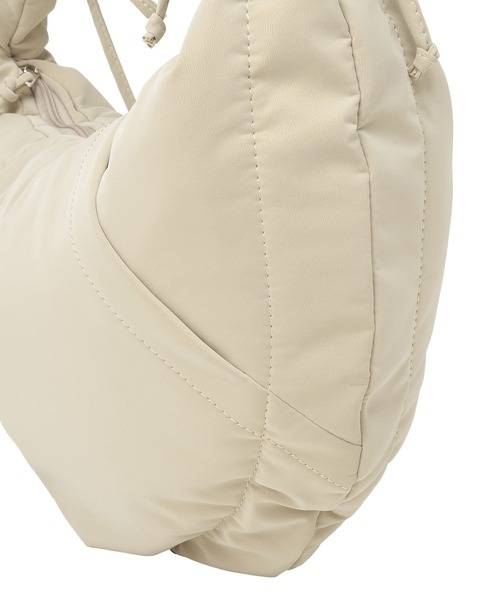 earth music&ecology(アースミュージックアンドエコロジー)の「ドロストリボンショルダーバッグ(ショルダーバッグ・レディース・ベージュ/ブラック・FREE)」の15枚目の写真