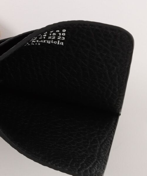 Maison Margiela(メゾンマルジェラ)の「Maison Margiela CARD HOLDER SLIM GAP(キーケース/キーアクセサリー・メンズ・ブラック・FREE)」の4枚目の写真
