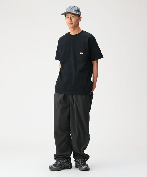 BEAMS(ビームス)の「ヘビーウエイト ロゴワッペン Tシャツ【ベーシックフィット】(Tシャツ/カットソー・メンズ・ブラック/ブラウン/ホワイト/ネイビー・SMALL/XX-LARGE/X-LARGE/LARGE/MEDIUM)」の18枚目の写真