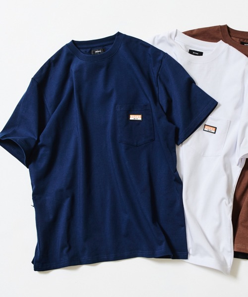BEAMS(ビームス)の「ヘビーウエイト ロゴワッペン Tシャツ【ベーシックフィット】(Tシャツ/カットソー・メンズ・ブラック/ブラウン/ホワイト/ネイビー・SMALL/XX-LARGE/X-LARGE/LARGE/MEDIUM)」の4枚目の写真