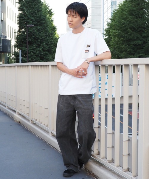 BEAMS(ビームス)の「ヘビーウエイト ロゴワッペン Tシャツ【ベーシックフィット】(Tシャツ/カットソー・メンズ・ブラック/ブラウン/ホワイト/ネイビー・SMALL/XX-LARGE/X-LARGE/LARGE/MEDIUM)」の5枚目の写真