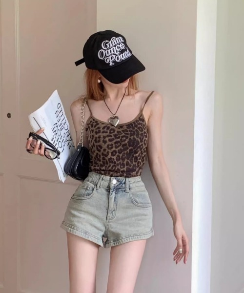 Ritzy(リッツィー)の「デニムグランジ・ショートパンツ(デニムパンツ・レディース・ライトブルー・LARGE/MEDIUM)」の4枚目の写真