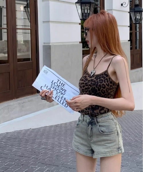 Ritzy(リッツィー)の「デニムグランジ・ショートパンツ(デニムパンツ・レディース・ライトブルー・LARGE/MEDIUM)」の5枚目の写真