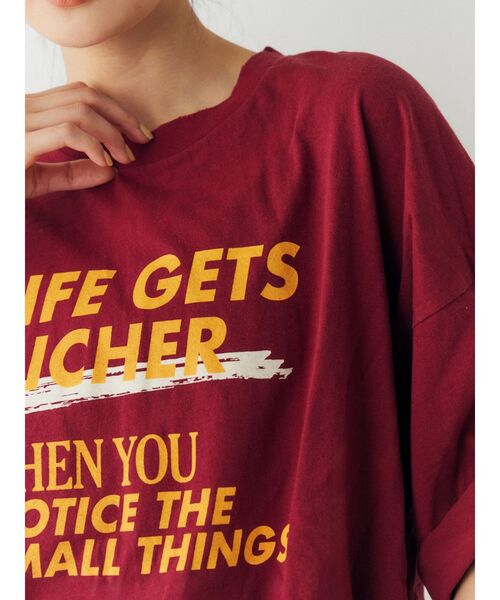 Ungrid(アングリッド)の「ダメージデザインロゴビッグTee(Tシャツ/カットソー・レディース・ボルドー/チャコールグレー/オフホワイト・FREE)」の9枚目の写真