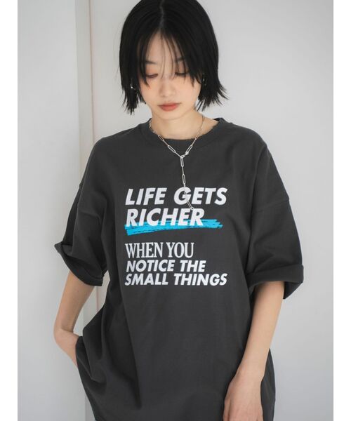 Ungrid(アングリッド)の「ダメージデザインロゴビッグTee(Tシャツ/カットソー・レディース・ボルドー/チャコールグレー/オフホワイト・FREE)」の14枚目の写真