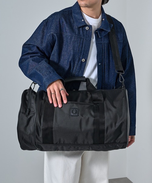 FRED PERRY（フレッドペリー）の「Laurel Wreath Leather Holdall
