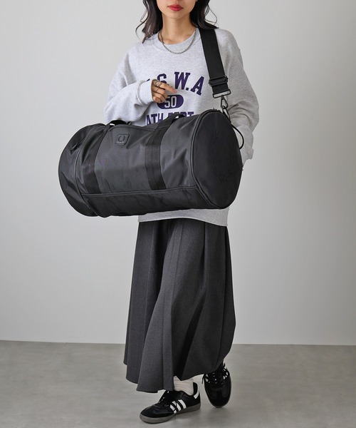 FRED PERRY（フレッドペリー）の「【FRED PERRY】BLACK CANVAS LARGE BARREL BAG L3343/バレルバッグ ボストンバッグ（ボストンバッグ・メンズ・ブラック・FREE）」の7枚目の写真