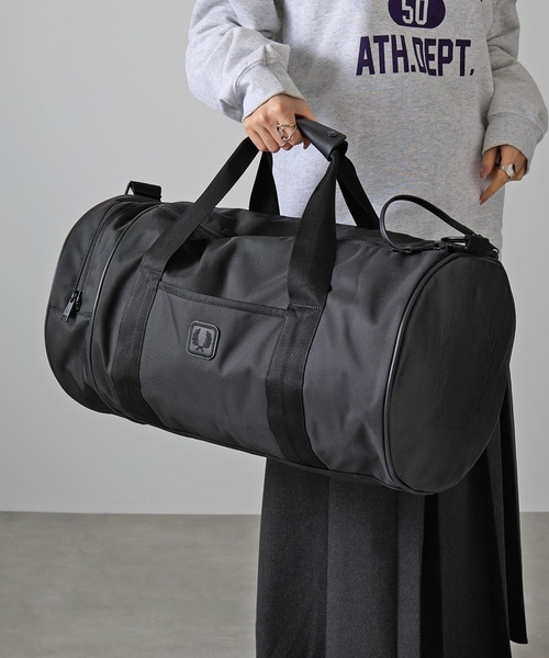 FRED PERRY（フレッドペリー）の「【FRED PERRY】BLACK CANVAS LARGE BARREL BAG L3343/バレルバッグ ボストンバッグ（ボストンバッグ・メンズ・ブラック・FREE）」の5枚目の写真
