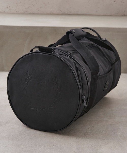 FRED PERRY（フレッドペリー）の「【FRED PERRY】BLACK CANVAS LARGE BARREL BAG L3343/バレルバッグ ボストンバッグ（ボストンバッグ・メンズ・ブラック・FREE）」の22枚目の写真