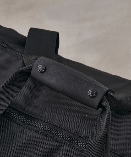 FRED PERRY（フレッドペリー）の「【FRED PERRY】BLACK CANVAS LARGE BARREL BAG L3343/バレルバッグ ボストンバッグ（ボストンバッグ・メンズ・ブラック・FREE）」の19枚目の写真
