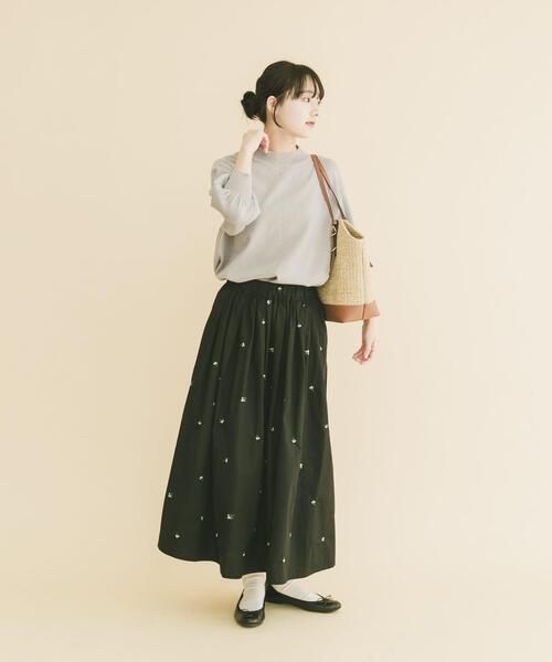 ITEMS URBANRESEARCH(アイテムズ アーバンリサーチ)の「エンブロイダリーギャザースカート(スカート・レディース・ブラック/カーキ・FREE)」の7枚目の写真