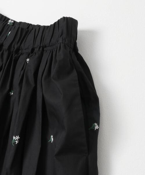 ITEMS URBANRESEARCH(アイテムズ アーバンリサーチ)の「エンブロイダリーギャザースカート(スカート・レディース・ブラック/カーキ・FREE)」の10枚目の写真