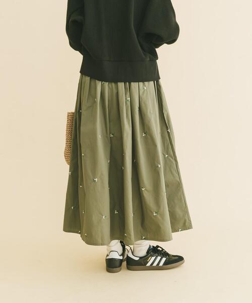 ITEMS URBANRESEARCH(アイテムズ アーバンリサーチ)の「エンブロイダリーギャザースカート(スカート・レディース・ブラック/カーキ・FREE)」の12枚目の写真