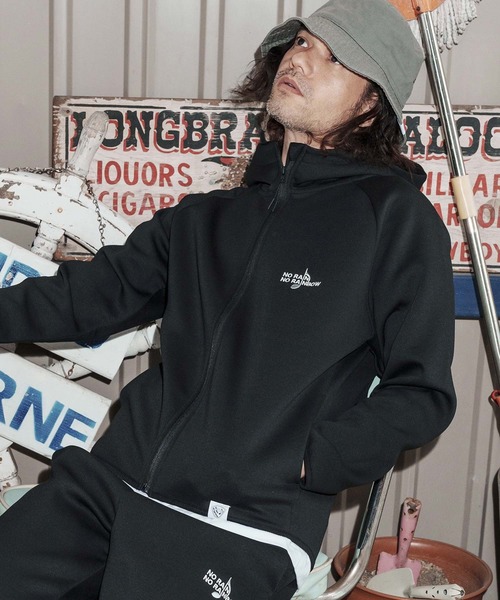 No Rain No Rainbow(ノーレインノーレインボー)の「mpa4066-cardboard knit high-neck hoodie with two-tone embroidery ジップパーカー(NR26S-11)(パーカー・メンズ・ネイビー/トップグレー/ブラック・XL/L/M/S)」の1枚目の写真