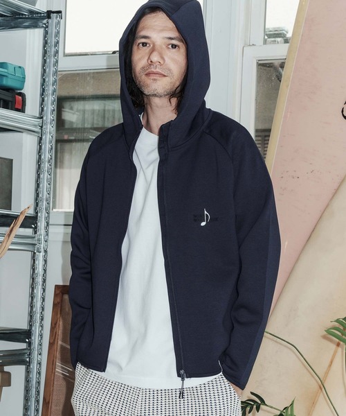 No Rain No Rainbow(ノーレインノーレインボー)の「mpa4066-cardboard knit high-neck hoodie with two-tone embroidery ジップパーカー(NR26S-11)(パーカー・メンズ・ネイビー/トップグレー/ブラック・XL/L/M/S)」の4枚目の写真