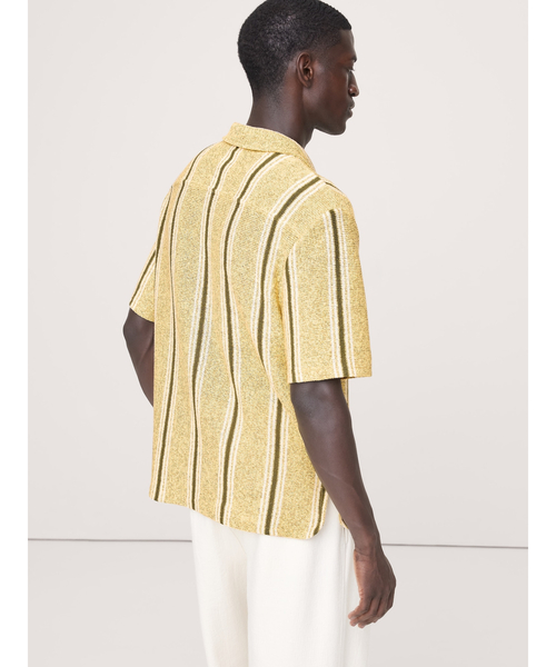 Banana Republic（バナナリパブリック）の「リラックスフィット ストライプ リゾート シャツ（シャツ/ブラウス・メンズ・ベージュ系その他/イエロー・XL/L/S/M）」の3枚目の写真