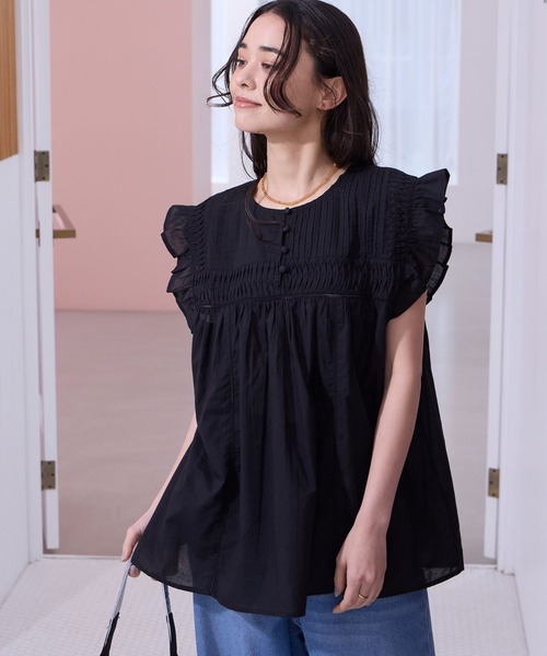 THE CRAFT CREW PRODUCTS(ザクラフトクループロダクツ)の「インドコットン ピンタック フリル フレンチスリーブ ヘンリーブラウス【THE CRAFT CREW PRODUCTS】(シャツ/ブラウス・レディース・イエロー系/ネイビー/ライトブルー/ブラック/ブラウン/レッド/オフホワイト・FREE)」の11枚目の写真