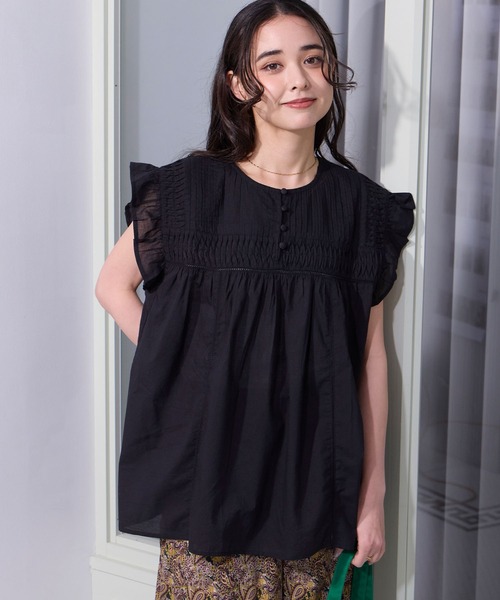 THE CRAFT CREW PRODUCTS(ザクラフトクループロダクツ)の「インドコットン ピンタック フリル フレンチスリーブ ヘンリーブラウス【THE CRAFT CREW PRODUCTS】(シャツ/ブラウス・レディース・イエロー系/ネイビー/ライトブルー/ブラック/ブラウン/レッド/オフホワイト・FREE)」の20枚目の写真