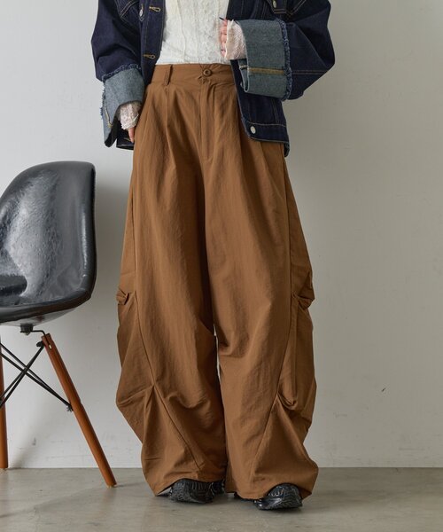 goocy(グーシー)の「タックバレルパンツ(その他パンツ・レディース・モカ/ブラック・FREE)」の16枚目の写真