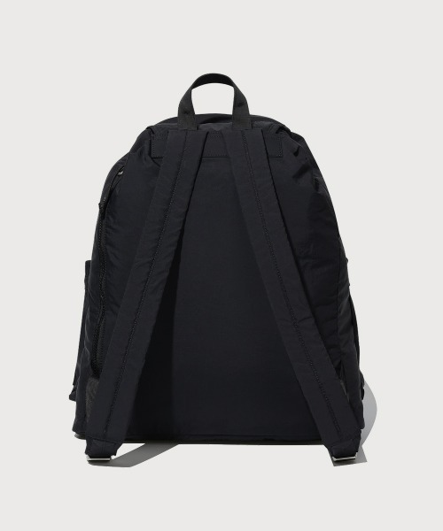 COVERNAT（カバーナット）の「[SOOBIN着用] FLAP DAILY BACKPACK（バックパック/リュック・メンズ・ネイビー/ブラック・FREE）」の6枚目の写真