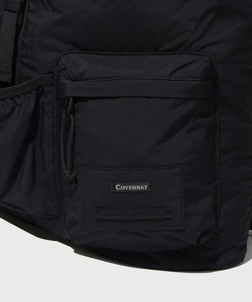 COVERNAT（カバーナット）の「[SOOBIN着用] FLAP DAILY BACKPACK（バックパック/リュック・メンズ・ネイビー/ブラック・FREE）」の8枚目の写真