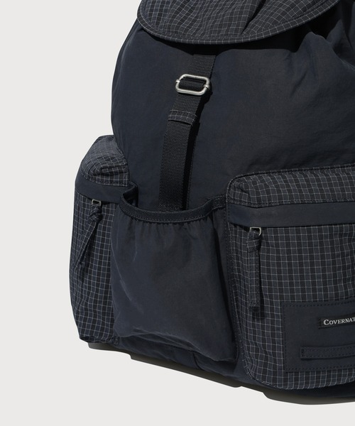 COVERNAT（カバーナット）の「[SOOBIN着用] FLAP DAILY BACKPACK（バックパック/リュック・メンズ・ネイビー/ブラック・FREE）」の16枚目の写真