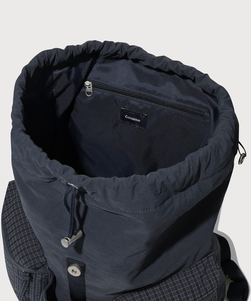 COVERNAT（カバーナット）の「[SOOBIN着用] FLAP DAILY BACKPACK（バックパック/リュック・メンズ・ネイビー/ブラック・FREE）」の21枚目の写真