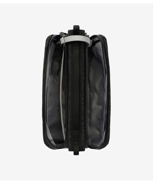 A.P.C.(アーペーセー)の「BOTTLE SACOCHE M A.P.C. TOPOLOGIE(ショルダーバッグ・メンズ・ブラック・ONESIZE)」の2枚目の写真