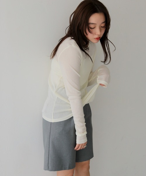 cheriella（シェリエラ）の「【cheriella】ベーシックシアーロングスリーブトップス BASIC SHEER LONG SLEEVE TOP（Tシャツ/カットソー・レディース・ライトブルー/ブラック/イエロー/ライトグレー/オフホワイト・FREE）」の7枚目の写真