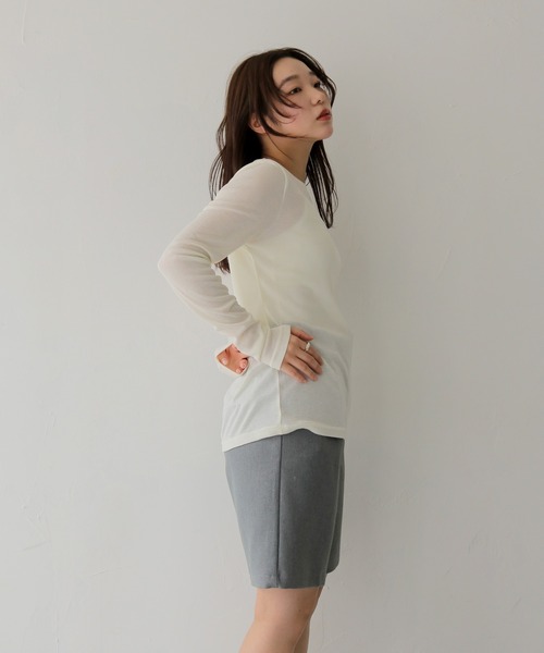 cheriella（シェリエラ）の「【cheriella】ベーシックシアーロングスリーブトップス BASIC SHEER LONG SLEEVE TOP（Tシャツ/カットソー・レディース・ライトブルー/ブラック/イエロー/ライトグレー/オフホワイト・FREE）」の11枚目の写真
