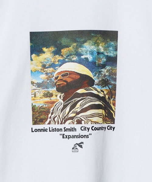 CITY COUNTRY CITY(シティーカントリーシティー)の「<CITY COUNTRY CITY×LONNIE LISTON SMITH>EXPANSIONS Tシャツ(Tシャツ/カットソー・メンズ・ホワイト・XL/M/L)」の6枚目の写真