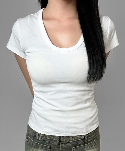 FOLLOWIN(フォロウィン)の「【4COLOR】Uネックコンパクトフィットトップス(Tシャツ/カットソー・レディース・ホワイト/ライトグレー/ブラック/グレー・FREE)」の1枚目の写真