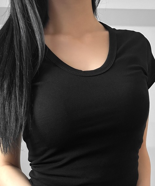 FOLLOWIN(フォロウィン)の「【4COLOR】Uネックコンパクトフィットトップス(Tシャツ/カットソー・レディース・ホワイト/ライトグレー/ブラック/グレー・FREE)」の15枚目の写真