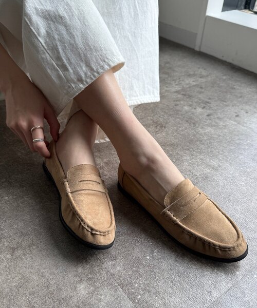 DouDou（ドゥドゥ）の「ソフトギャザーローファー（その他シューズ・レディース・ベージュ/ブラック・23.5cm/24.5cm/24cm）」の2枚目の写真