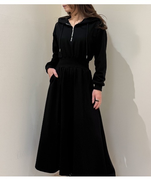 Desert Rose(デザートローズ)の「【DESERT ROSE/デザートローズ】スウェットジップアップフーディーワンピース(ワンピース・レディース・グレー/ブラック・FREE)」の2枚目の写真